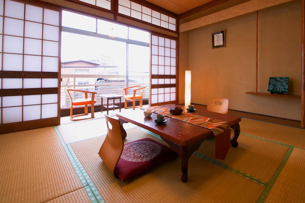 Hotel Koraku Beppu Szoba fotó