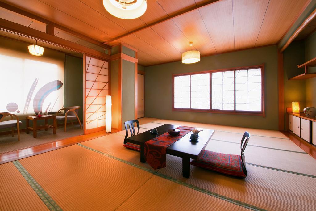 Hotel Koraku Beppu Szoba fotó